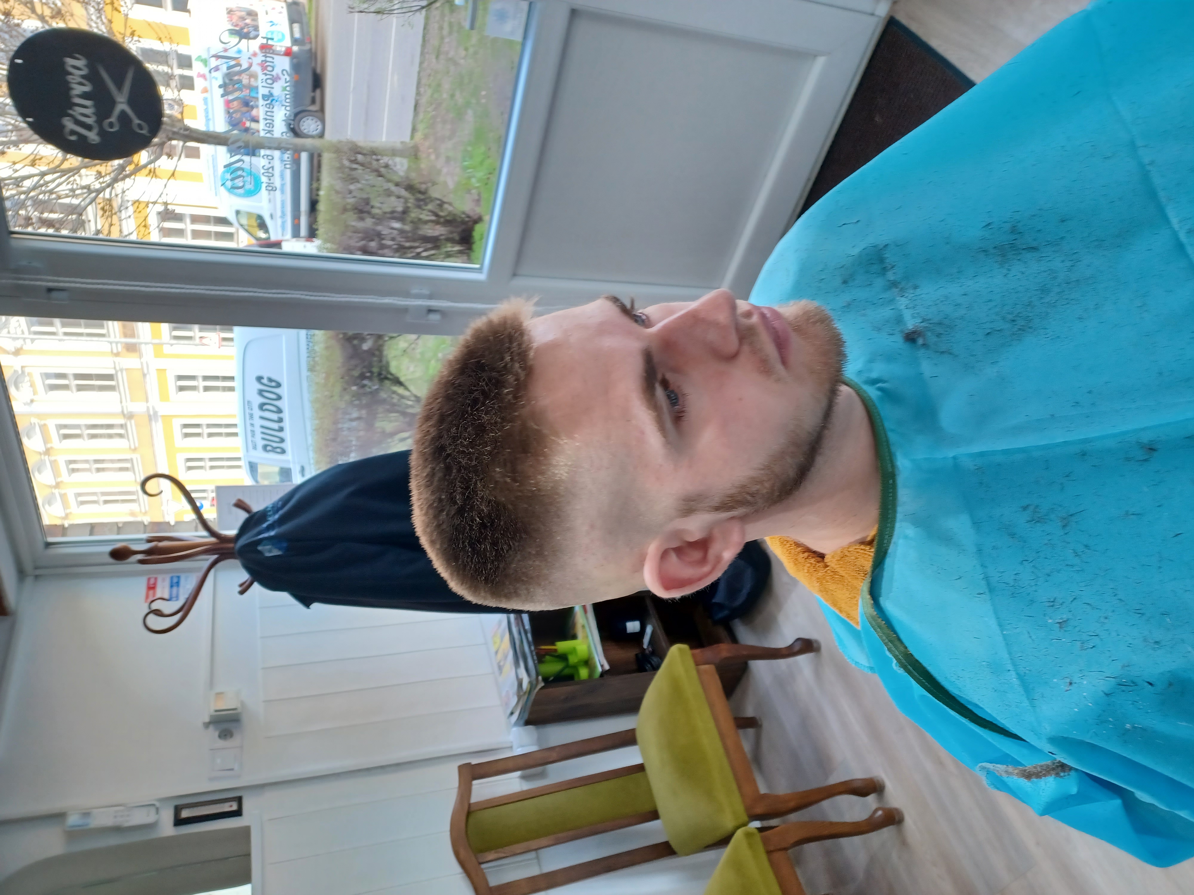 Elegáns férfi frizura – János Fodrászat