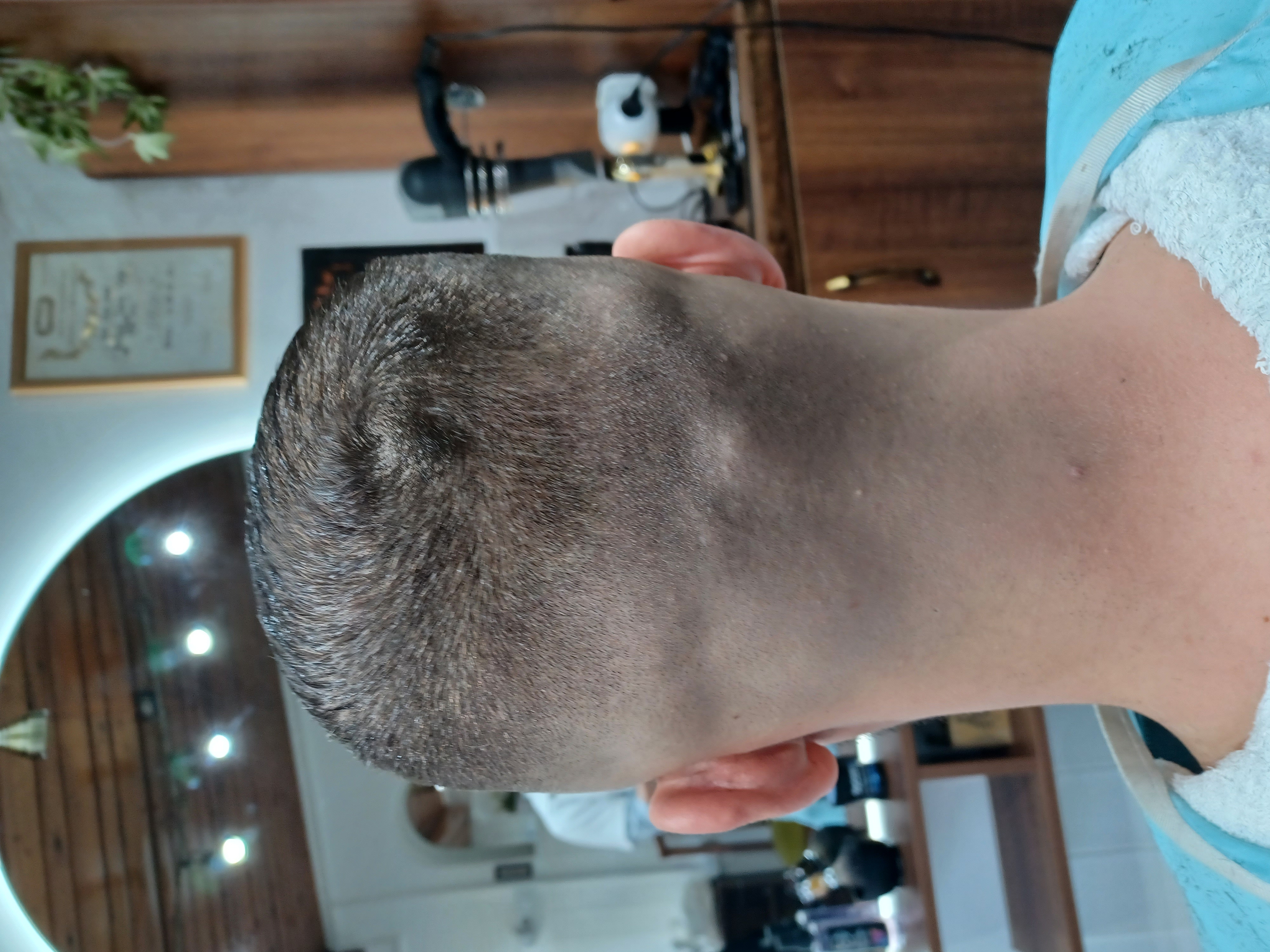 Férfi hajvágás közelről – János Fodrászat